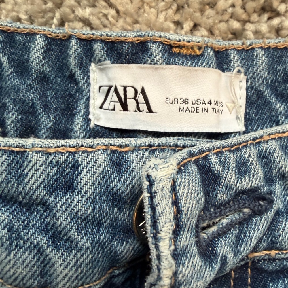 Zara Women's Denim Jeans in Classic Blue